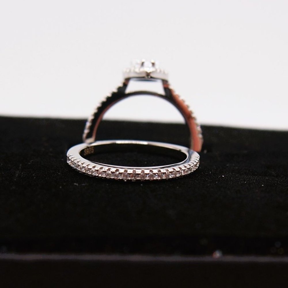 Beautiful 2 Pc. Teardrop Bridal Set,  .925 Solid Sterling Silver!!!! - Picture 2 of 8